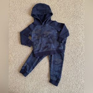 Carter’s 2 piece jogger set, 2T